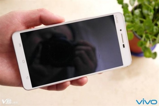 vivo Xplay5S細(xì)節(jié)遭曝光 5月即將上市