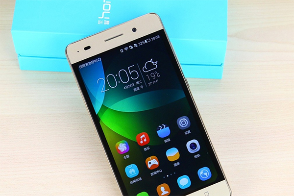 性能不落伍 599元起雙卡四核/八核手機(jī)薦