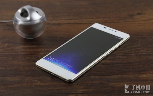 造型別致的均衡之作_努比亞Z9第1張圖