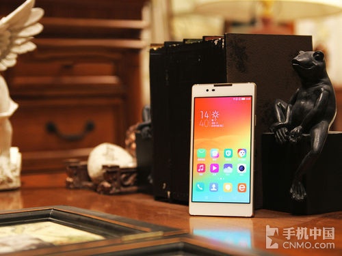 金屬邊框+雙面玻璃_努比亞Z9第1張圖