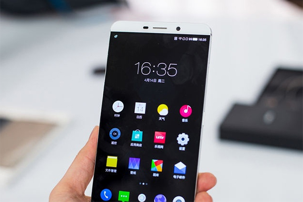 來(lái)一場(chǎng)說(shuō)走就走的旅行 長(zhǎng)續(xù)航手機(jī)盤(pán)點(diǎn)