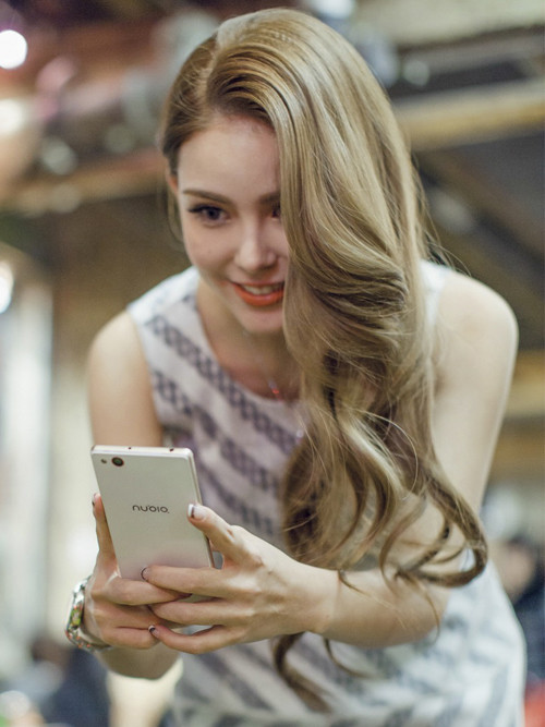 “天王嫂”昆凌_一加手機第1張圖