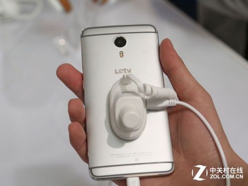 彰顯硬漢氣質 八大高性能旗艦智能機薦 