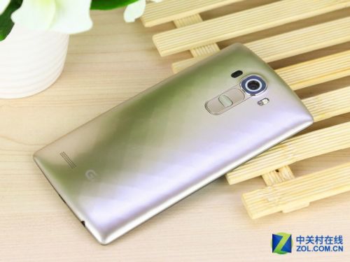 安卓5.1+2K屏 雙4G版LG G4首發價3999