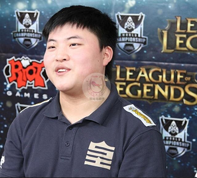 LOL選手UZI要被OMG捆綁3年!最美好的電競生涯或?qū)⒗速M