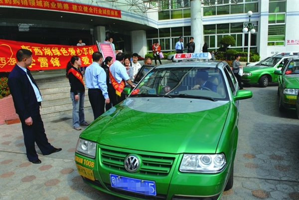 專車出租車齊叫苦：收入都變少了