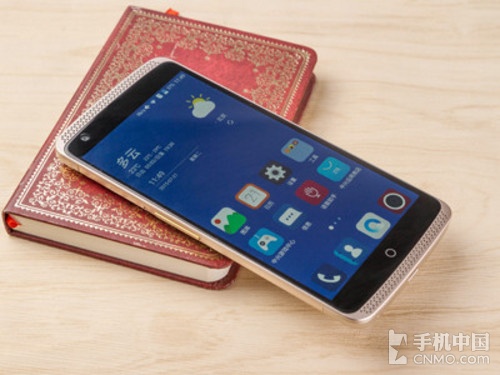 皮紋工藝合金機身_中興AXON天機第2張圖