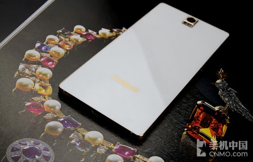 1699元:雙面玻璃魔力屏_酷派大神X7第2張圖