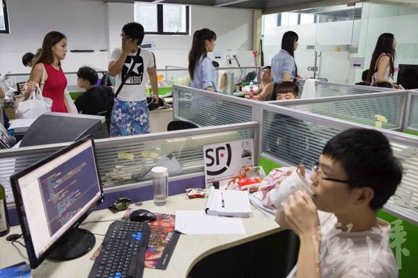 揭秘ChinaJoy“女神”的日常生活：最后一幕亮了