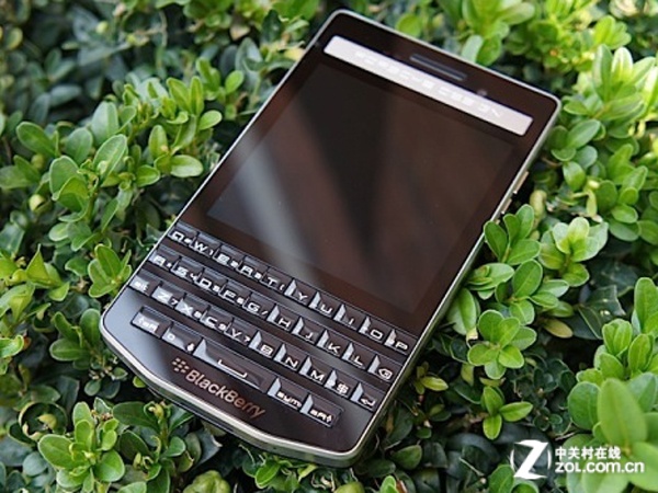 依舊低調(diào)奢華 黑莓P9983今日報價5999