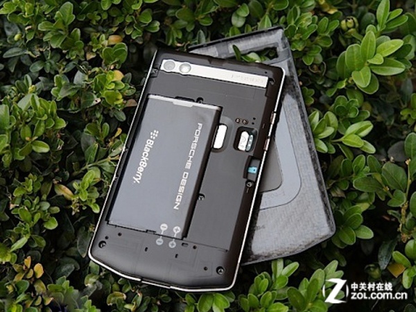 依舊低調(diào)奢華 黑莓P9983今日報價5999