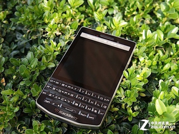 早買早知道 奢華全鍵盤黑莓P‘9983上市