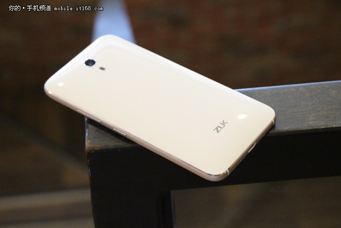 售1499元 ZUK Z1手機發布先已開啟預約