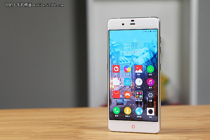 超薄全網通 努比亞My布拉格2499元首發