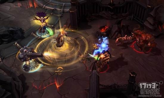 風暴英雄 風暴英雄新英雄 風暴英雄官網 風暴英雄雷克薩 風暴英雄醫療兵