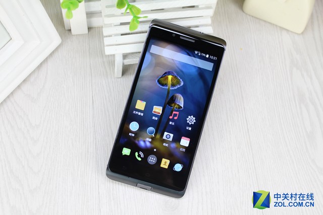 2.5D高清玻璃 蟲子手機L1商家報價1899 