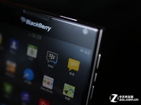 酷似護照的手機 港黑莓Passport迫近3K