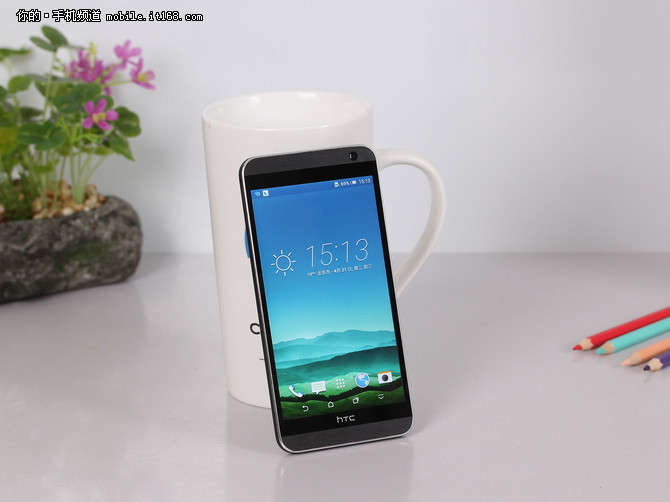 雙卡雙4G直降八百 HTC One E9僅1667元