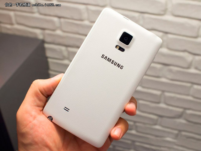 曲面屏暴跌三千 三星Note Edge僅3899元