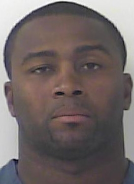 褲襠手榴彈弱爆了:男子褲襠藏PS4盜竊被抓