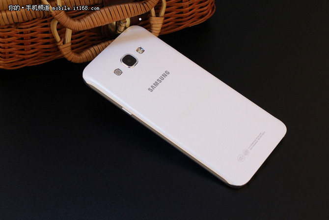 京東白條每月僅需99 三星A8現貨3199元