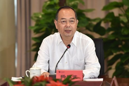 人民日?qǐng)?bào)社社長(zhǎng)楊振武