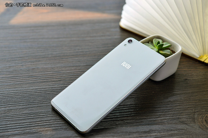 千元機也有高質感外觀 iuni N1正式發布