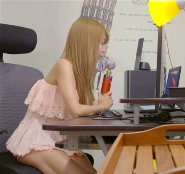 80后女主播裸身相親 慘遭90后小鮮肉拒絕