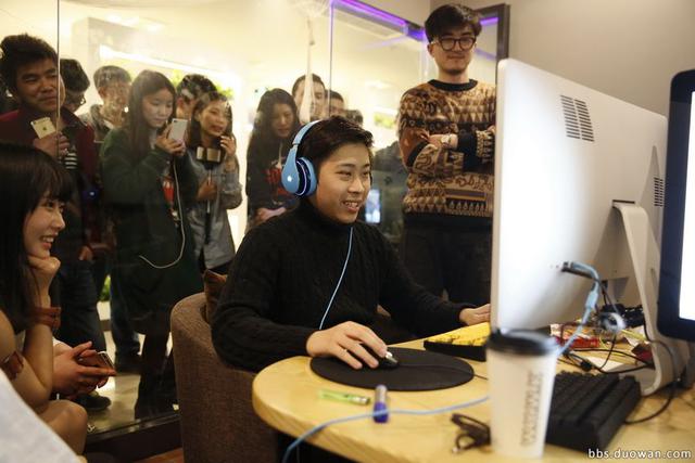 LOL主播55開借錢反遭污蔑?與徒弟古手羽撕逼互揭證據(jù)!