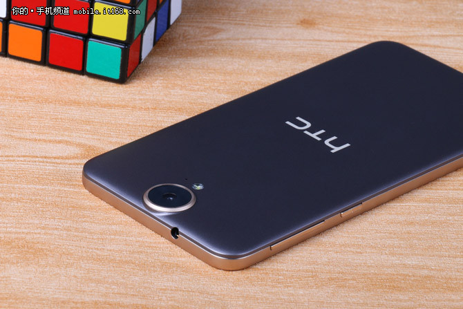 雙卡雙4G直降八百 HTC One E9僅1667元