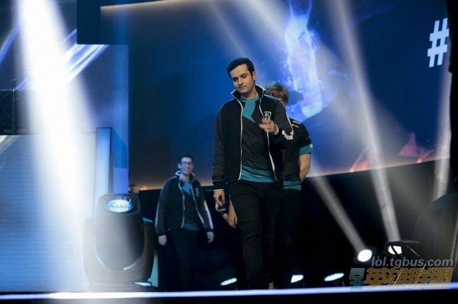 S5總決賽OG碰撞黑馬FW技高一籌 晉級四強