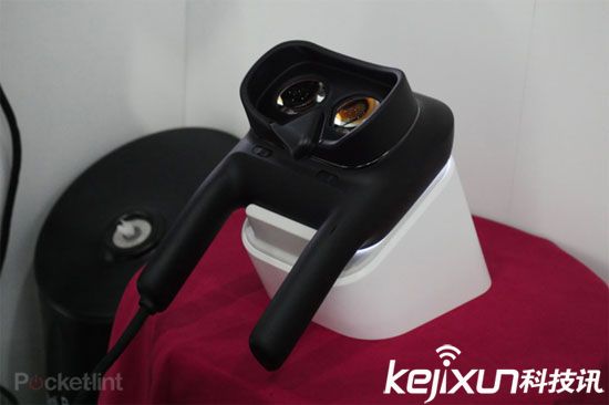 佳能推概念虛擬現實顯示器 手持外觀遭吐槽