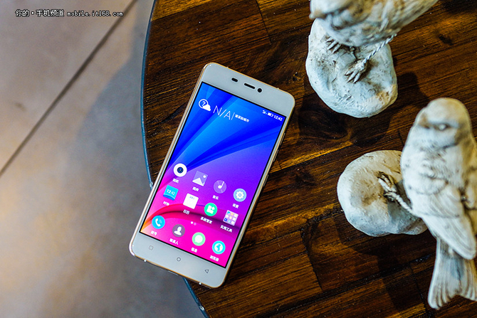 高顏值+輕薄手感 金立S5.1Pro售1999元