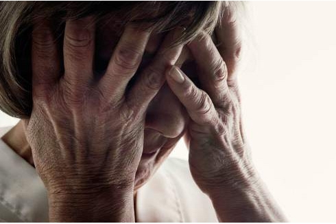 英國男子探望母親按次收費 10年撈117萬人民幣