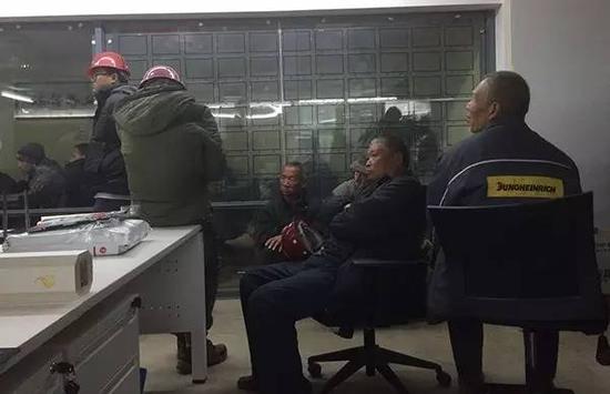 不明 辦公室 人員 新聞