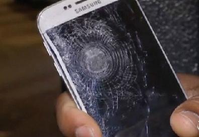 男子手機擋子彈 巴黎恐襲 靠手機擋子彈 三星GALAXYS6