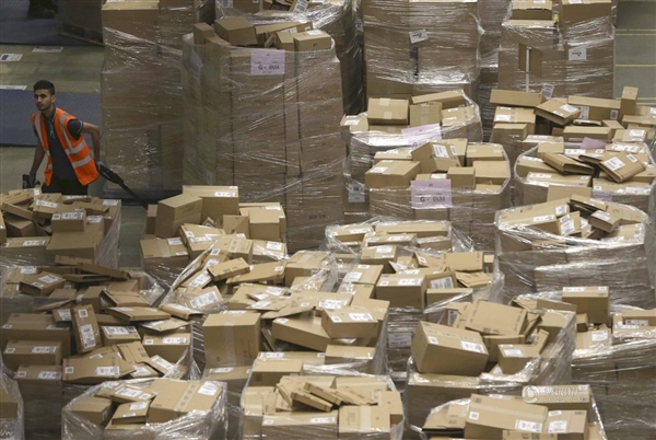 海外版“雙11”來了！亞馬遜倉庫太壯觀