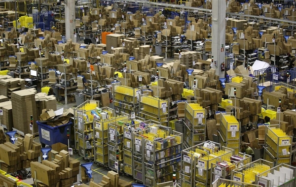 海外版“雙11”來了！亞馬遜倉庫太壯觀