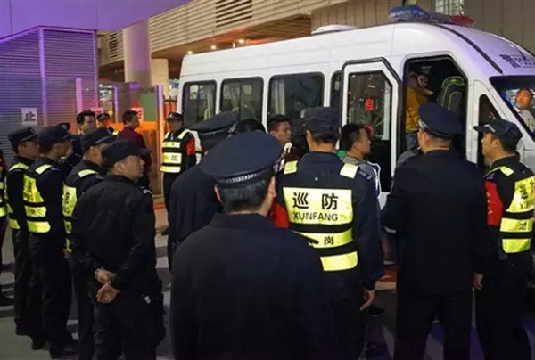 深圳警方破獲特大電信詐騙案：抓了一車廂騙子