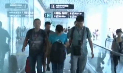 深圳警方破獲特大電信詐騙案：抓了一車廂騙子