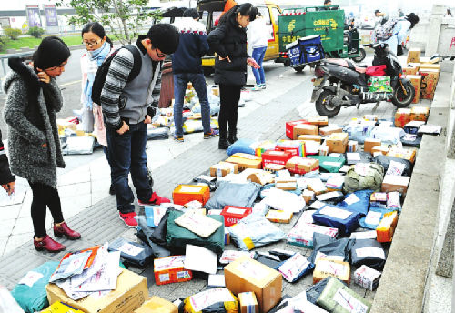 國家郵政局：今年雙12全天快遞包裹1.13億件 同比增60%