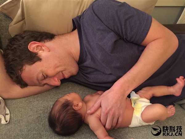 扎克伯格“第一次為女兒換尿布”：190萬網友點贊