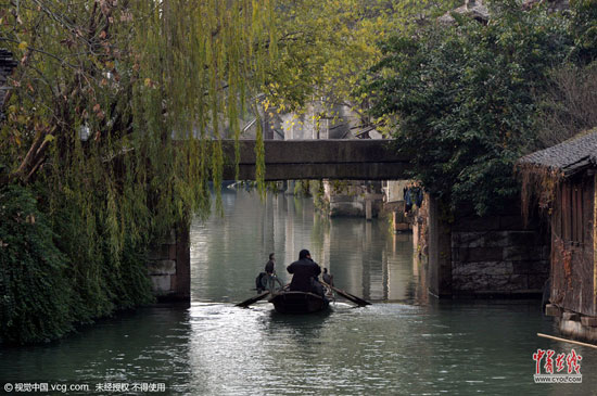 浙江省桐鄉(xiāng)市烏鎮(zhèn)西柵景區(qū)長街宴。(圖片作者：王子瑞)
