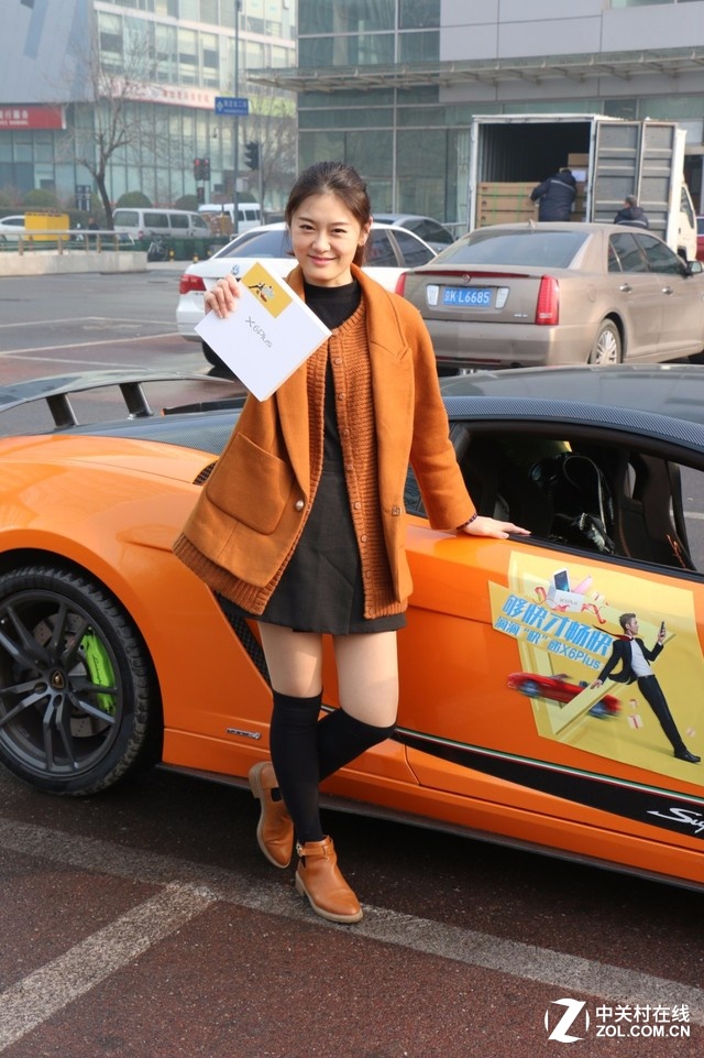 夠快！蘭博基尼載美女送vivo X6Plus  