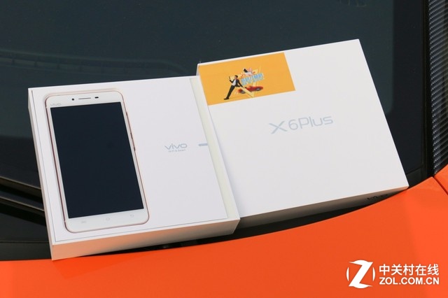 夠快！蘭博基尼載美女送vivo X6Plus  