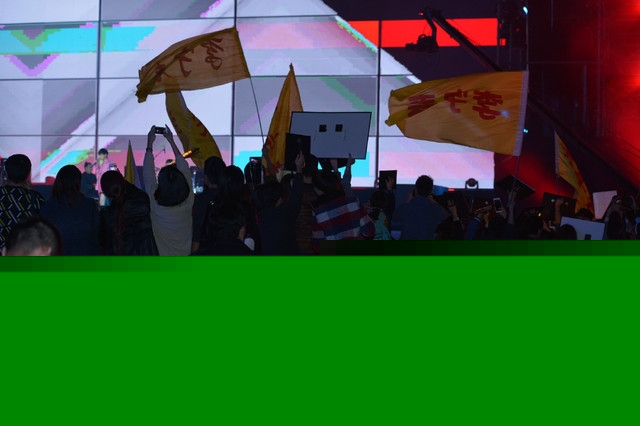 榮耀2周年慶典演唱會(huì) 李宇春嗨爆全場(chǎng)