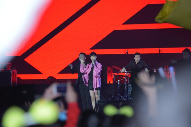 榮耀2周年慶典演唱會(huì) 李宇春嗨爆全場(chǎng)