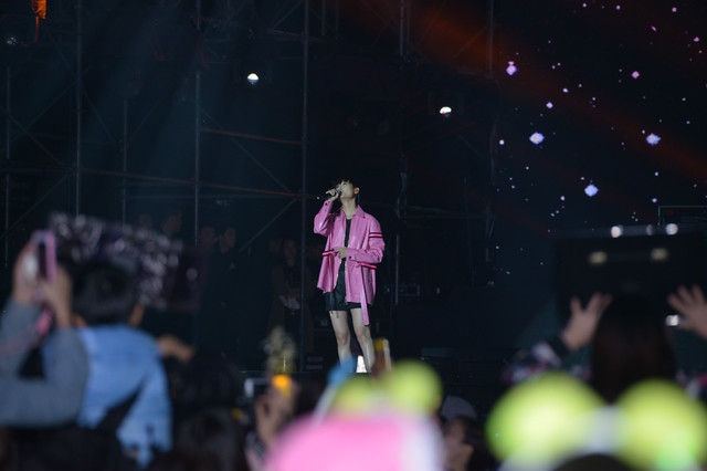 榮耀2周年慶典演唱會(huì) 李宇春嗨爆全場(chǎng)