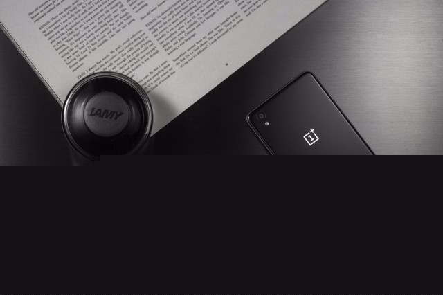 一加手機X暗夜黑版將于12月10日正式開售,在12月10日~17日期間,一加手機還有滿返活動,另外一加一代配件低至1折起;一加二代配件低至5折起。除此之外,每天上午10點還將舉行秒殺活動,2元即可贏取配件、禮包和周邊等。