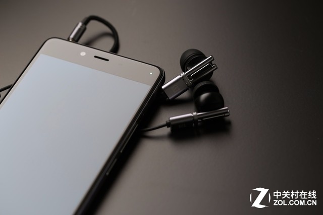 12.10開售 一加手機X暗夜黑版唯美圖賞